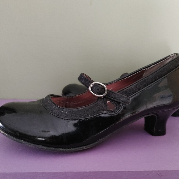 Size 6 ladies black patent kitten heels - Picture 2 of 3